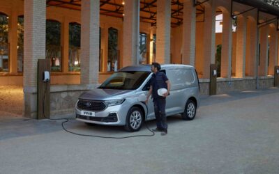 Halbstromer: Der Transit Connect PHEV, ein Plug-In-Hybrid auf Benziner-Basis.