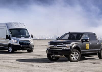 Größere Batterie, höhere Ladeleistung: Mehr Dampf für den Ford E-Transit. Gemunkelt wird außerdem von einem Facelift im Stil des F-150 (Foto) oder Transit Courier.