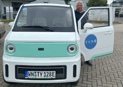 Tyn-e hat sein erstes Abo-Auto ausgeliefert.