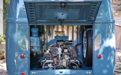 Großer Motorraum mit kleiner Maschine: Der luftgekühlte Boxe leistet 18 kW (25 PS).