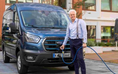 Da freut sich der Mann mit den bekannten Hosenträgern: Hans Schep, Transporterchef Ford Europa.