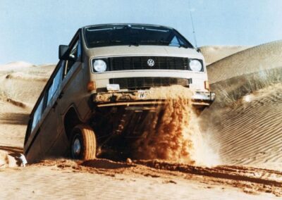 In die Wüste geschickt: VW T3 Syncro, früher Transporter mit Allradantrieb.