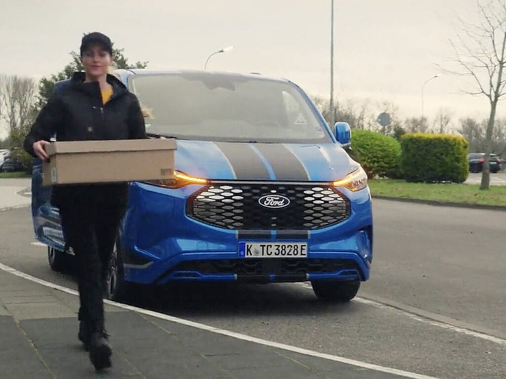 Ford Pro Auslieferungsassistent: alles zu beim Stopp.