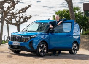 Markanter Grill für den E: Der etwas andere Transit Courier