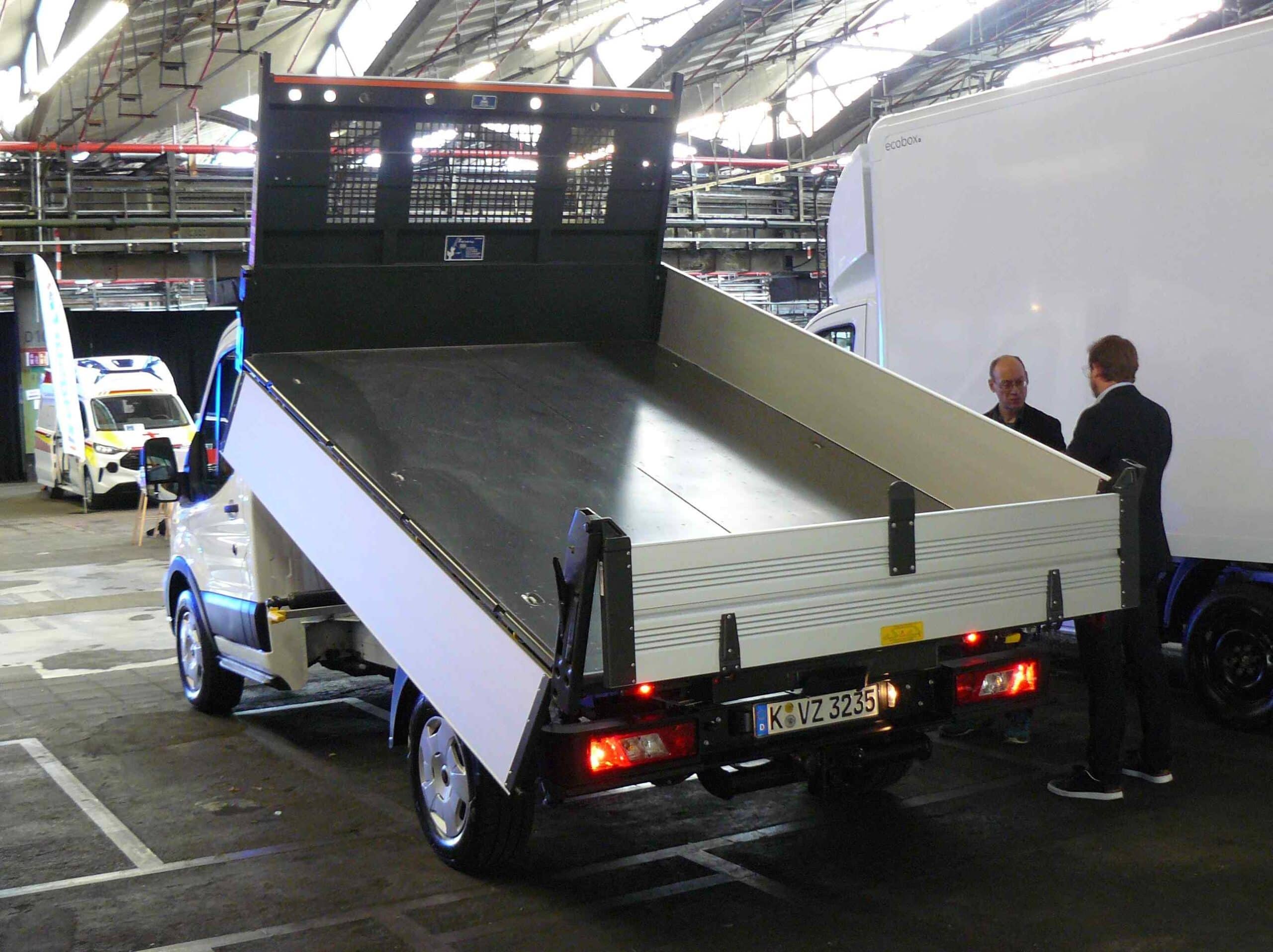 Transit mit Scattolini-Kipper – komplett aus einer Hand.