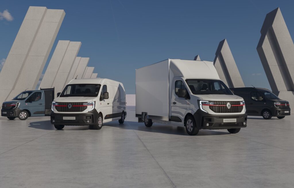Renault Trucks Master: breites Programm, markanter roter Streifen.