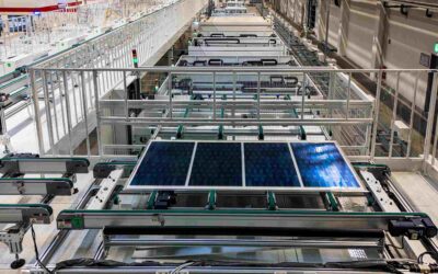 Fertigung von hocheffizienten Solarplatten.
