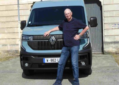 Renault-Transporter: Schalter wieder umgelegt? Neuer Renault Master: bis zum Jahresende voll verfügbar.