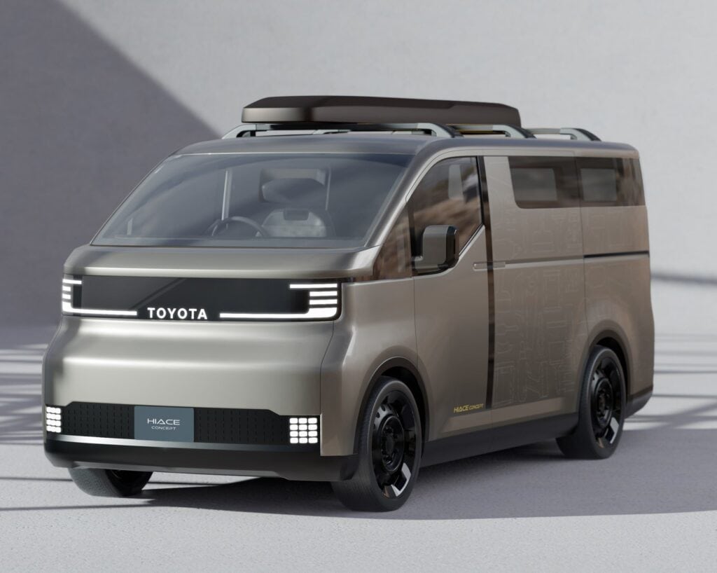 Toyota Hiace, hier eine Ausführung mit Dachträger.