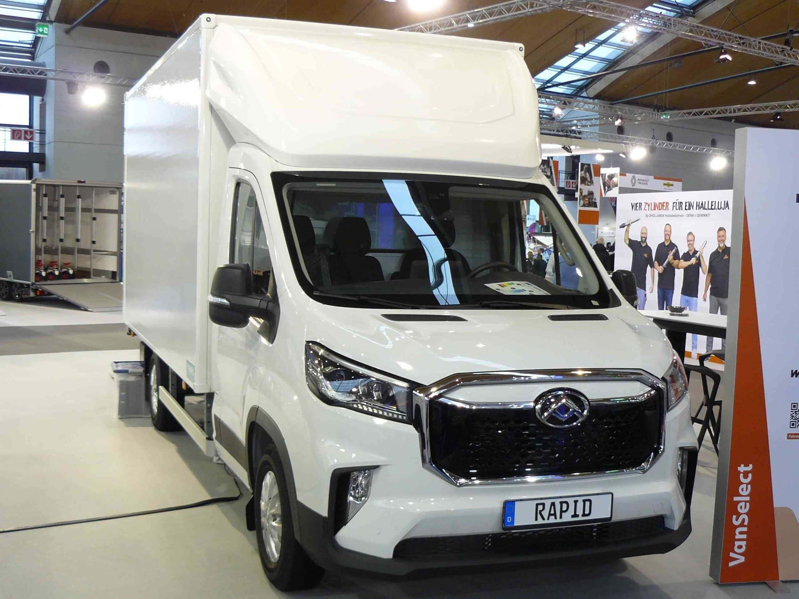 Leichter Koffer von Rapid Leichtbau auf gewichtigem E-Fahrgestell von Maxus.