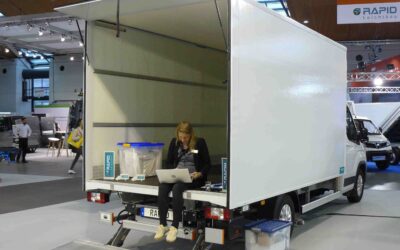 Rund 700 Kilo Nutzlast für einen Koffer mit Ladebordwand – das ist ein Wort.