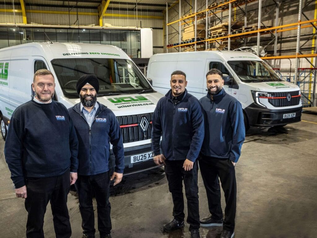 Übergabe: Die ersten Renault Master E-Tech für UCLS