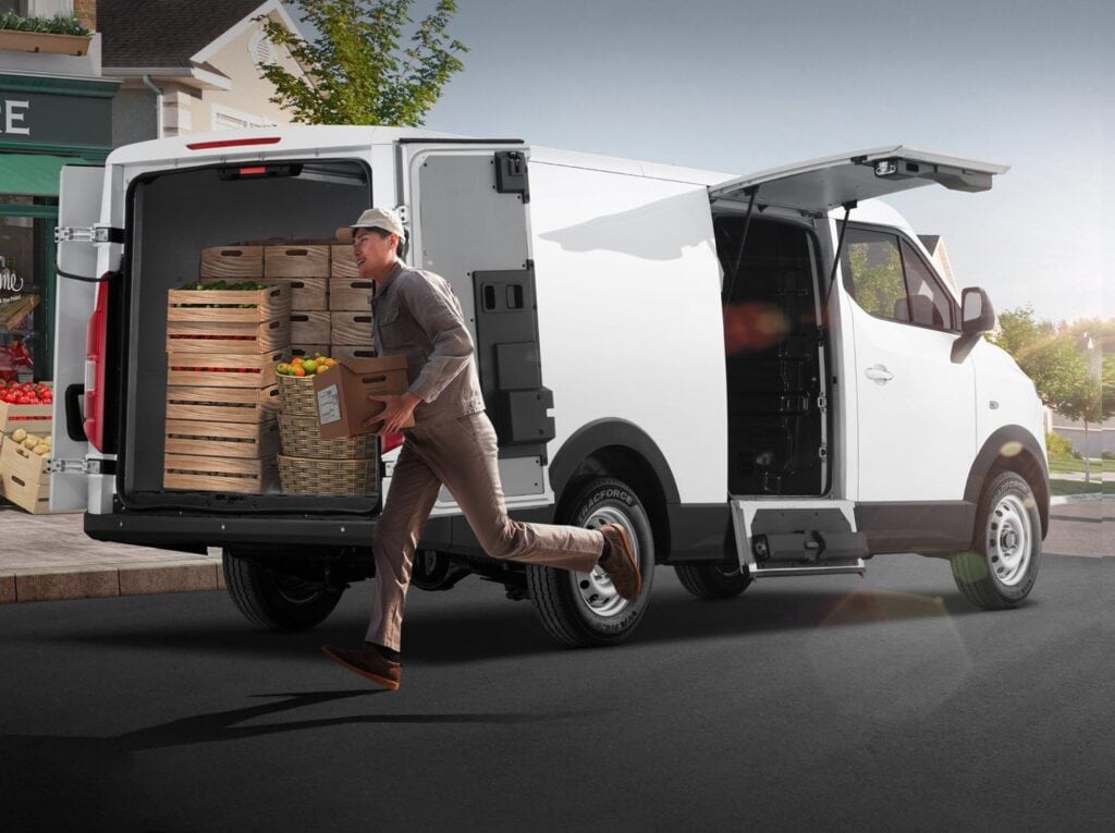 Karry Dolphin EV8: spannende Konstruktion, eigenwillige Seitentür.