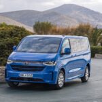 Neue Shuttle-Ausführungen von VW Caravelle (Foto) und Transporter Kombi.