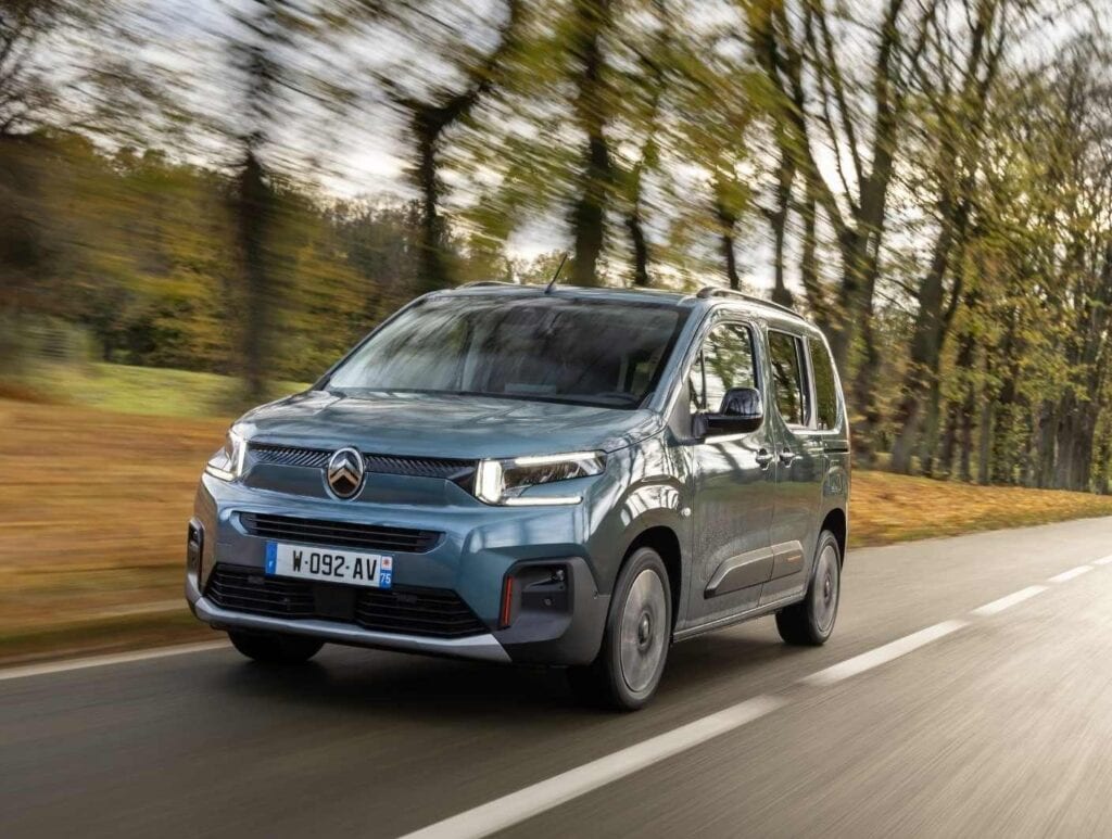 Zwillinge Citroen Berlingo (Bild) und Peugeot Rifter: wieder Fokus auf Benzin und Diesel.