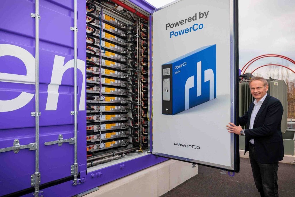 Konzernchef Oliver Blume eröffnet den Strom-Großspeicher.