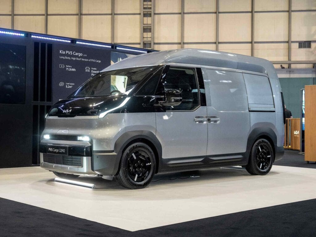 Kia PV5 Cargo mit Hochdach.