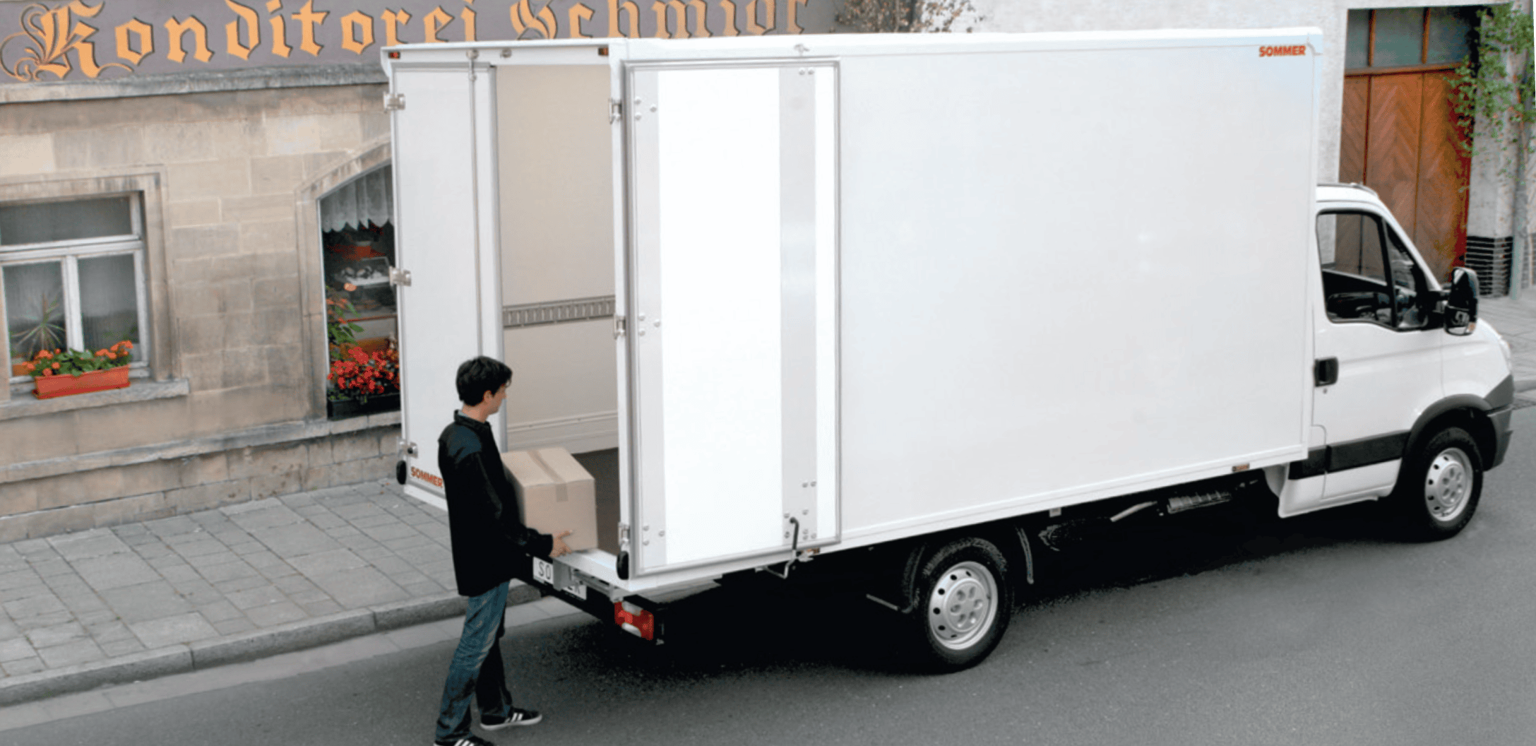 Sommer-Kofferaufbau: jetzt auch als günstige Variante namens Easylight