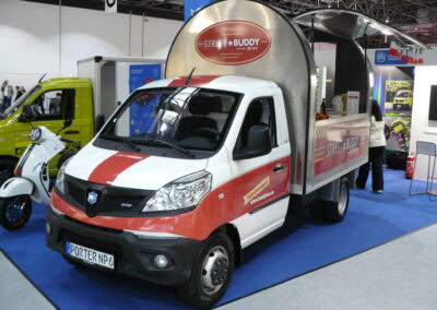 Plattform des Street Buddy ist ein Piaggio Porter NP6.