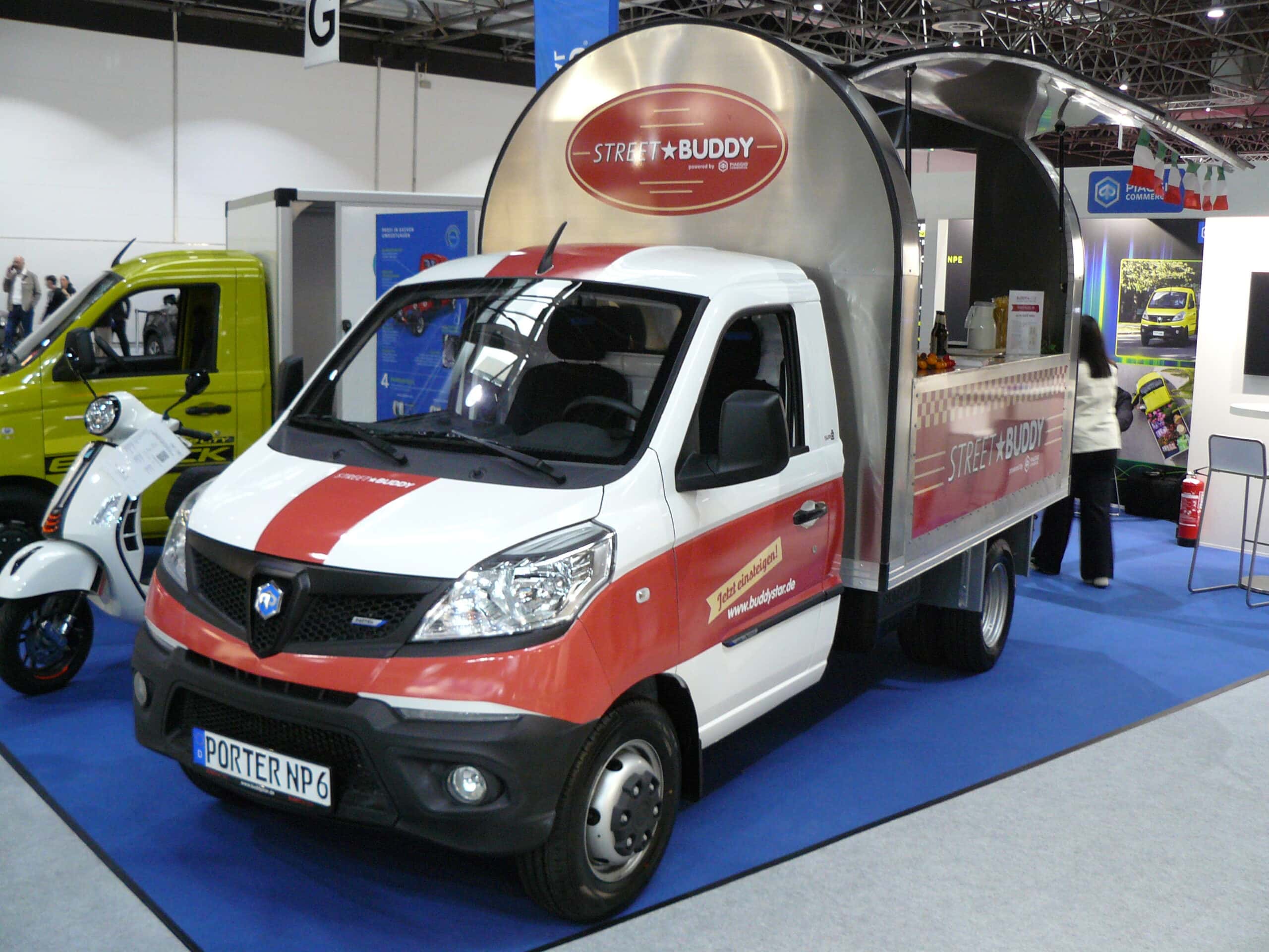Plattform des Street Buddy ist ein Piaggio Porter NP6.