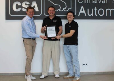 Toyota professionalisiert Geschäft mit Auf- und Ausbauten Erste Urkunde Übergeben: CSA ist zertifizierter Toyota-Partner.