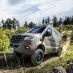 Mercedes Sprinter 4x4 im Gelände.