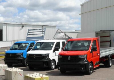 Experten-Report: Renault Master „Converted by Renault” Eingekleidet in die Trikolore: Renault Master mit Aufbauten von Gruau und JPM.