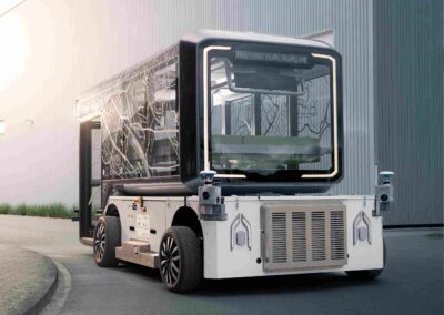 Das U Shift System kombiniert eine fahrende Plattform („Driveboard“) mit austauschbaren Kapseln für unterschiedliche Anwendungen.