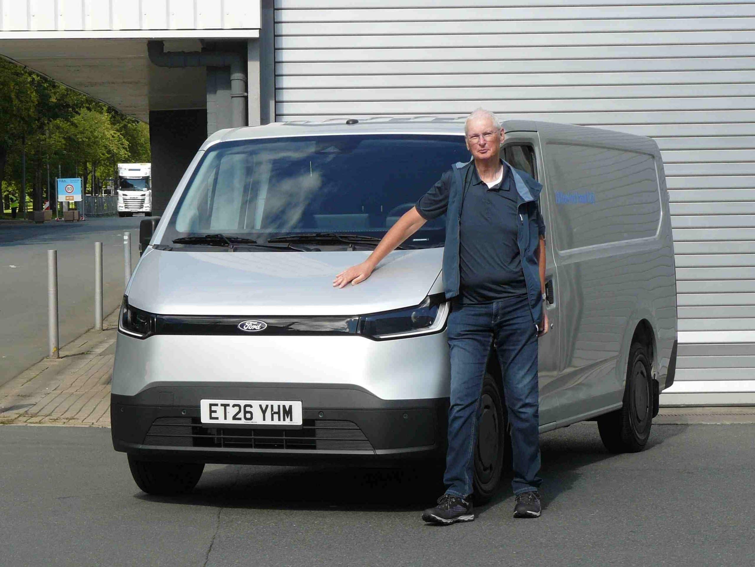 Erste Runde während der IAA im neuen Ford Transit City.