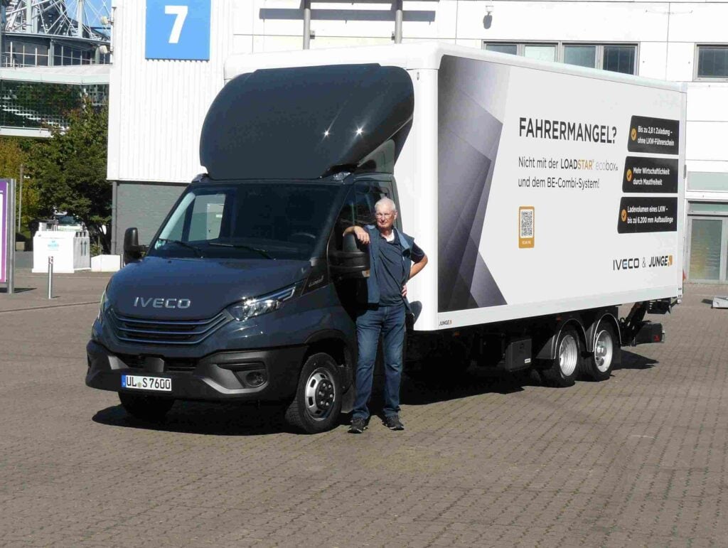 Ein Riesending: Iveco Daily plus BE-Combi und Junge-Koffer.