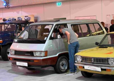 Toyota-Transporter: Klassiker-Treff in der Toyota Collection Toyota Model F: schicker Minibus aus der Toyota-Sammlung.