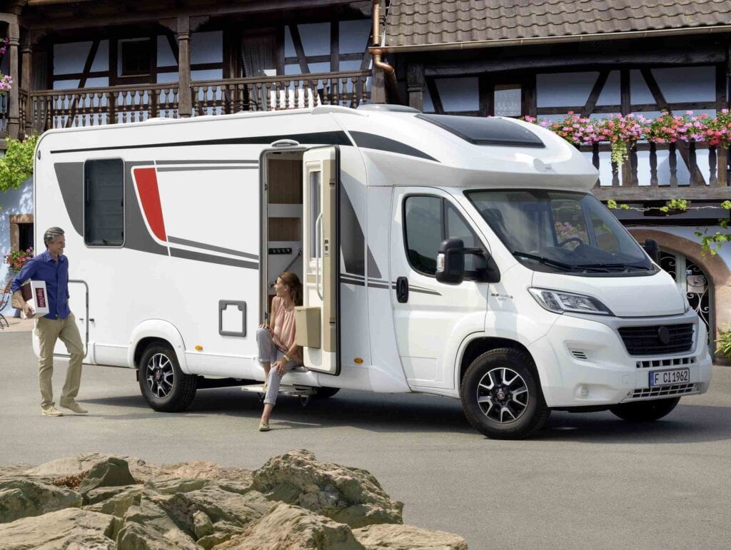 Wohnmobile: Zulassungen leicht sinkend, Bestand auf Rekordniveau.