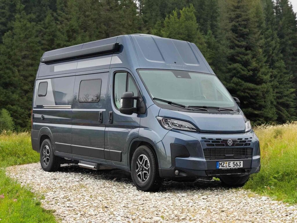 Karmann Dexter 595: viel Platz unter dem Superhochdach.