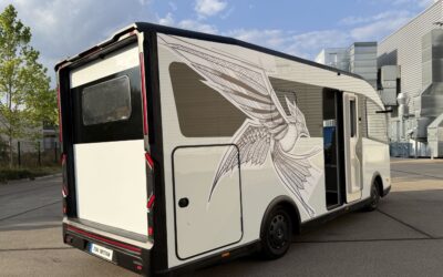 Hier fährt der City-Freighter als Wohnmobil vor.