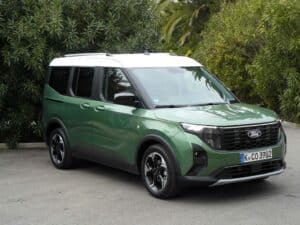 Arg heiß gewaschener Landy? Von wegen, es ist der neue Ford Tourneo Courier, eine tolle Kiste.
