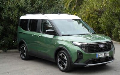 Arg heiß gewaschener Landy? Von wegen, es ist der neue Ford Tourneo Courier, eine tolle Kiste.
