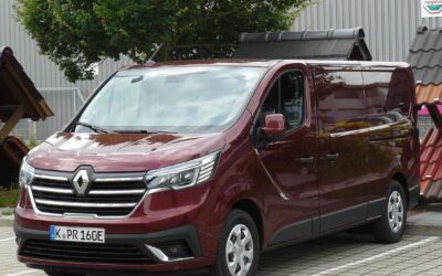 Typisch Renault Trafic E-Tech: silbriger Schnurrbart, langer Radstand, hohe Nutzlast, sparsame Technik.