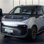 Renault-Transporterchef und der rundum neue Trafic E-tech.