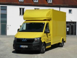 Breitbeiniger Auftritt: TGE mit Koffer von Schutz.