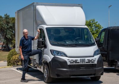 Kofferaufbau des französischen Fabrikats Gruau, komplett geliefert von Citroen, Fiat, Opel und Peugeot.