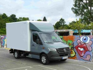 Mal was anderes: eSprinter mit Kofferaufbau.
