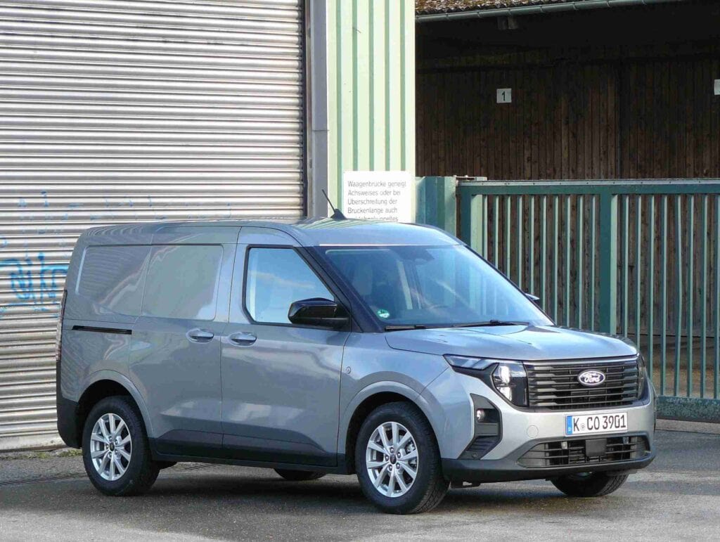 Junger Lieferwagen mit wenig Mängeln: Ford Transit Courier.