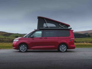 VW Multivan mit California-Dach: Basis für Ausbauer.