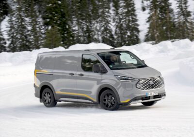 Ford E-Transit Custom AWD: wenn’s rutschig wird – rasante Regelungen mit System.