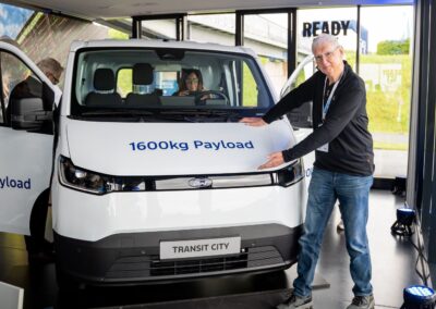Experten-Vorstellung: Ford Transit City als Fahrgestell Neues Gesicht in der Transporter-Menge: Ford Transit City.