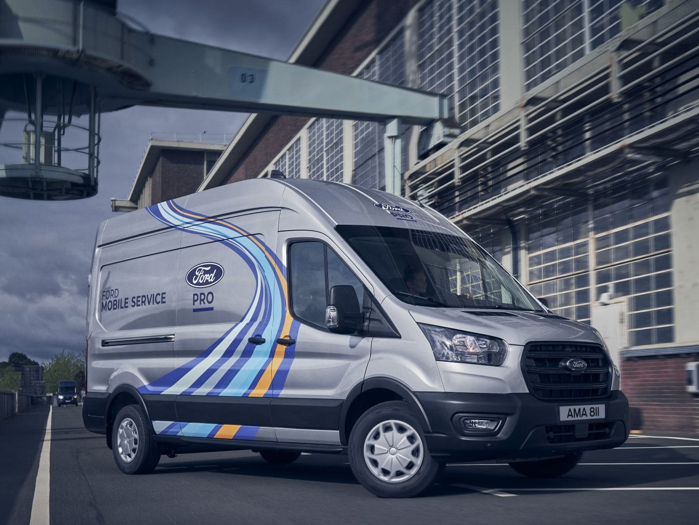 Ford Mobile Service: Transporter-Arzt auf dem Weg zum Patienten.