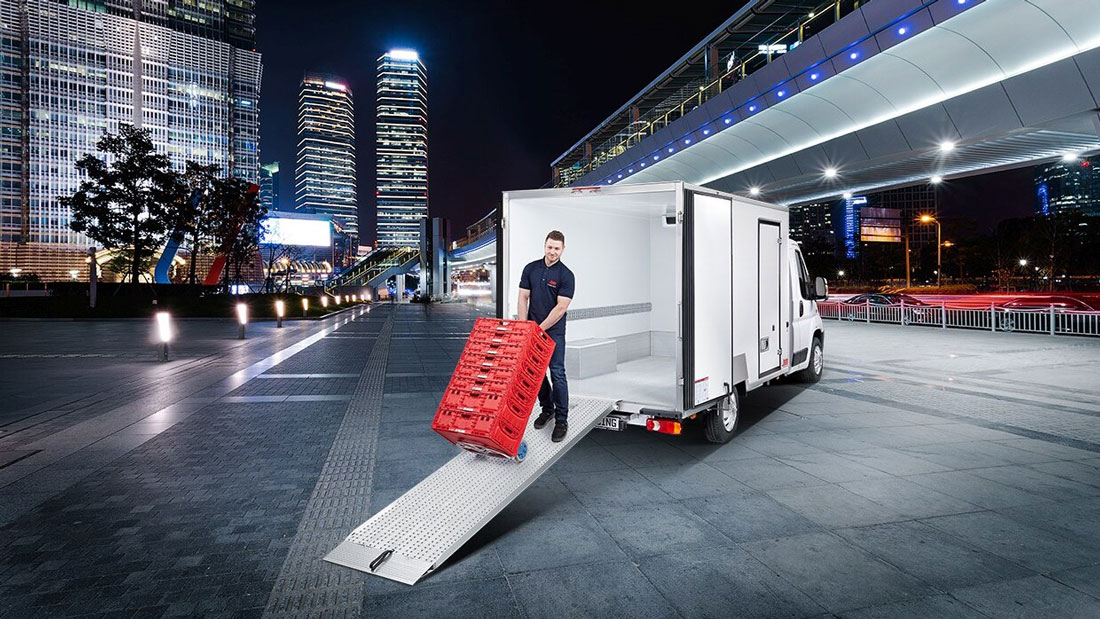 kuehltransporter-entladung-kiesling-horizontal